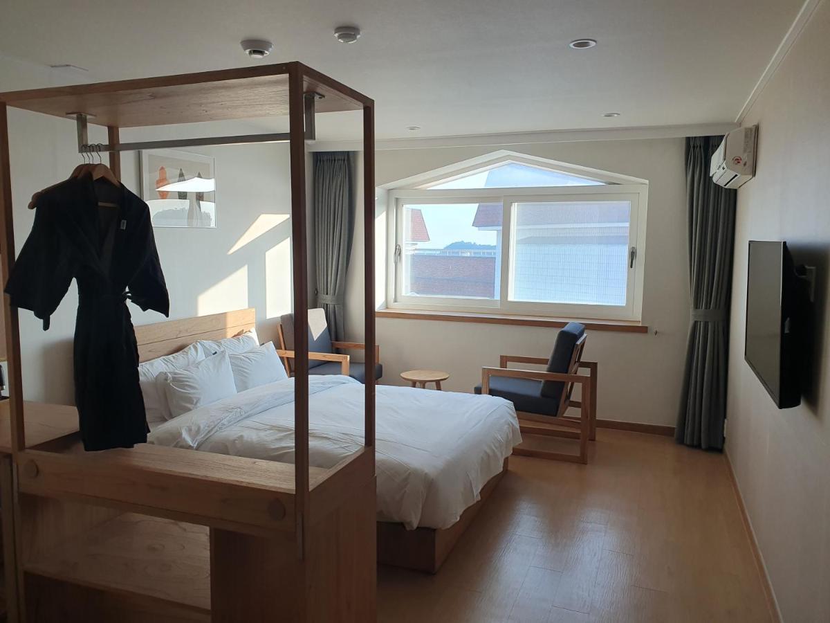 Heyy Seogwipo Hotel Exterior photo