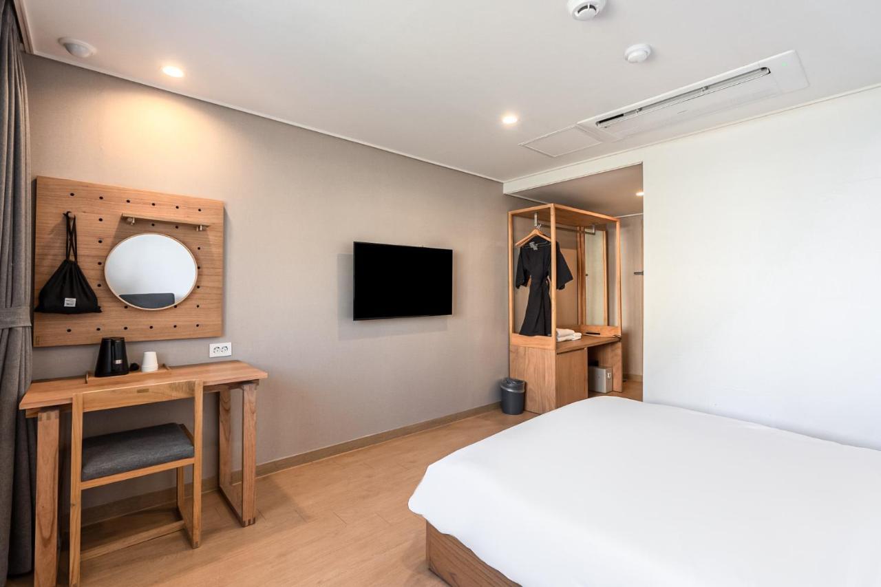 Heyy Seogwipo Hotel Exterior photo