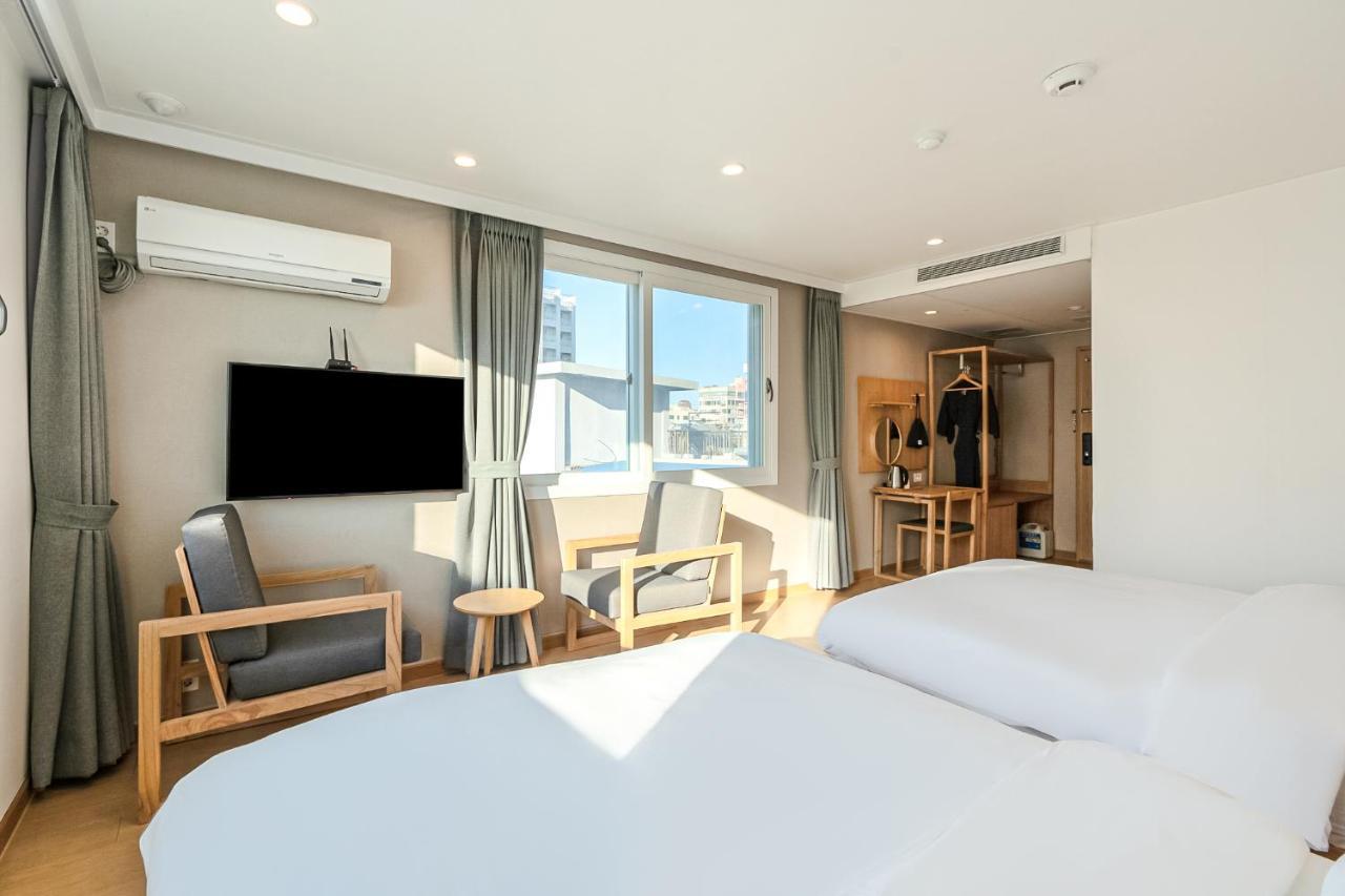 Heyy Seogwipo Hotel Exterior photo