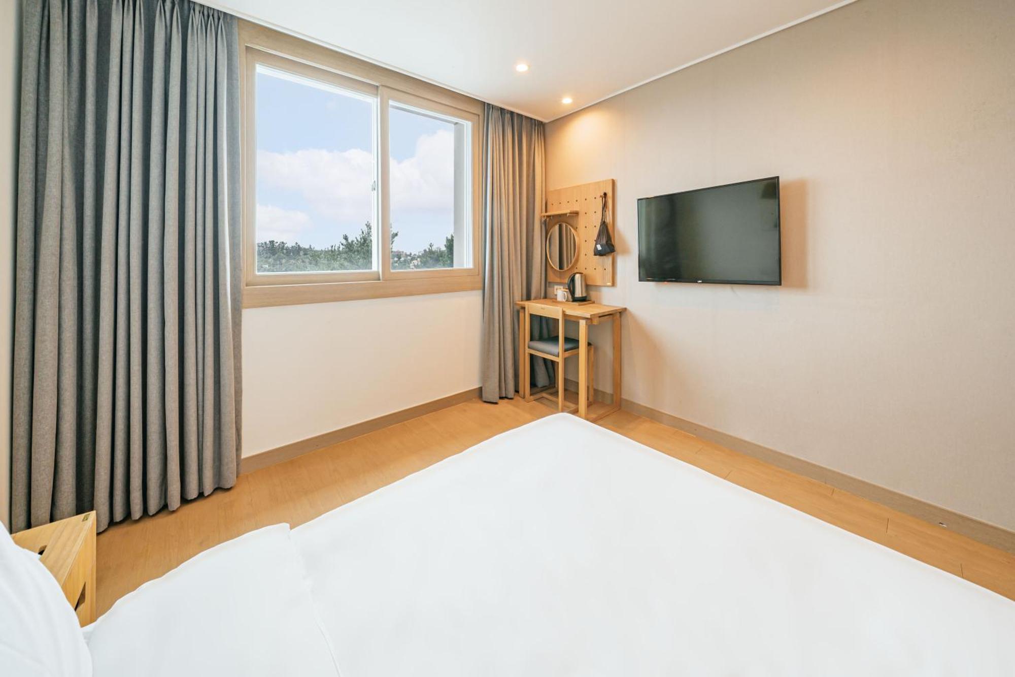 Heyy Seogwipo Hotel Exterior photo