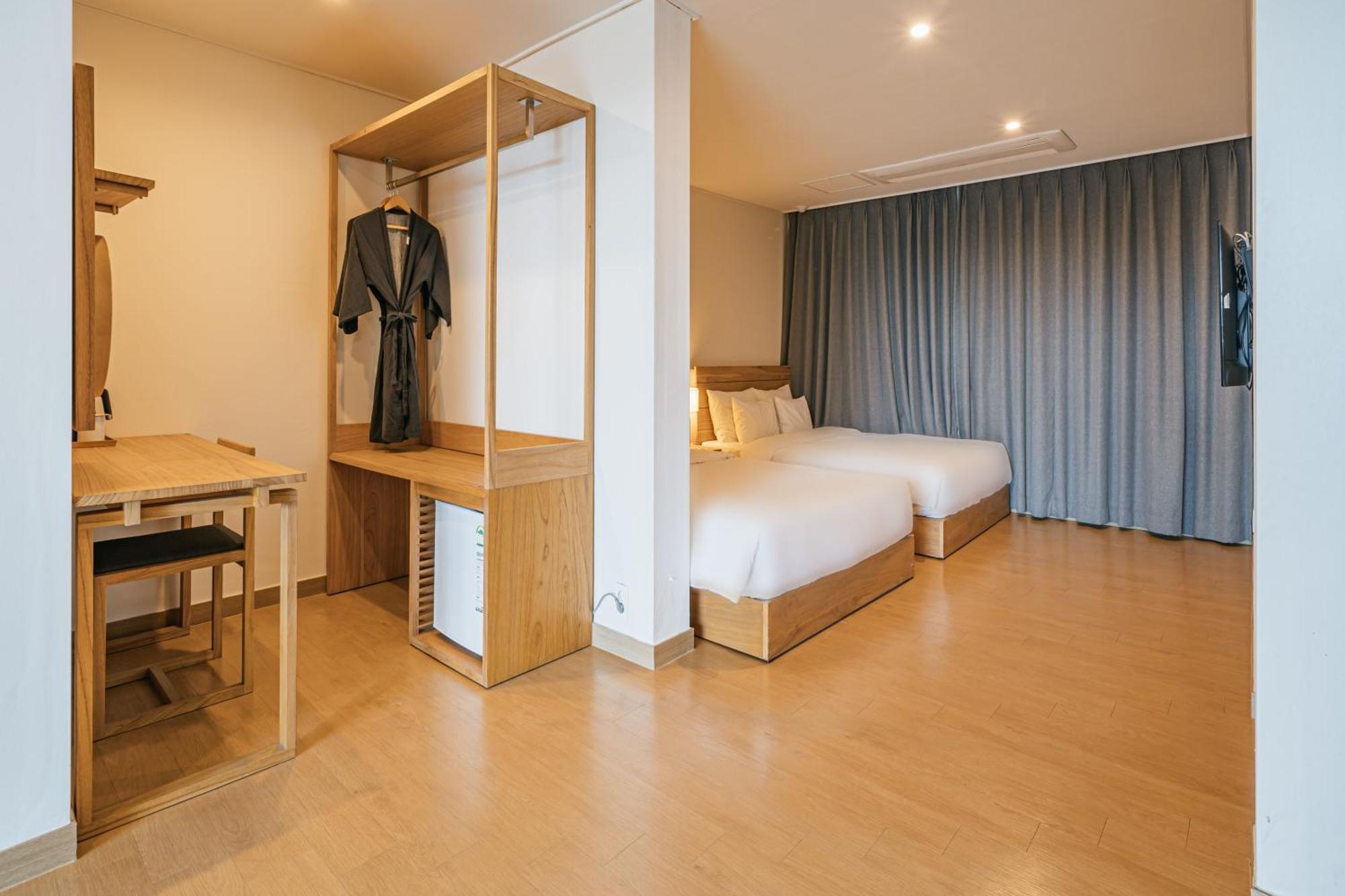 Heyy Seogwipo Hotel Exterior photo
